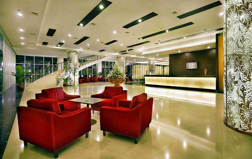 Atria Hotel Malang Ngoại thất bức ảnh