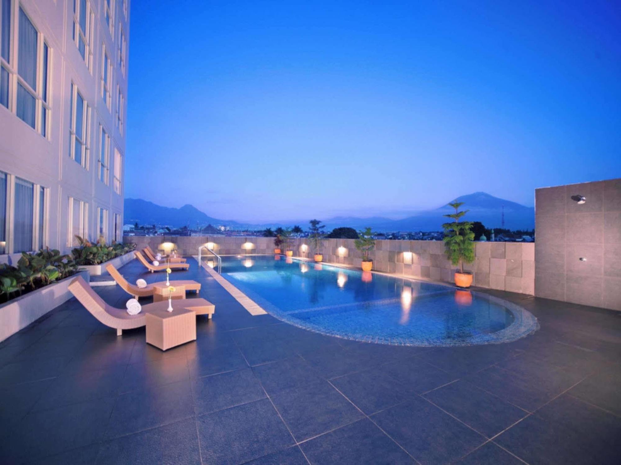 Atria Hotel Malang Ngoại thất bức ảnh