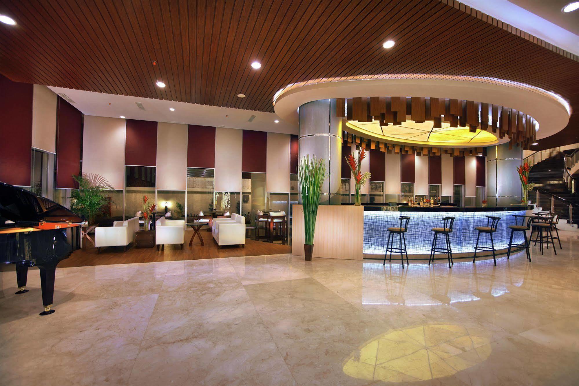 Atria Hotel Malang Ngoại thất bức ảnh