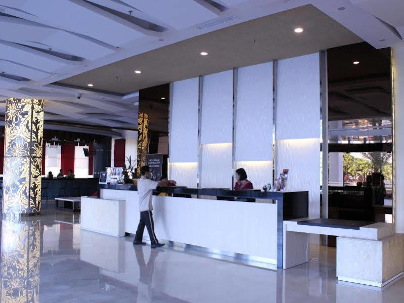 Atria Hotel Malang Ngoại thất bức ảnh
